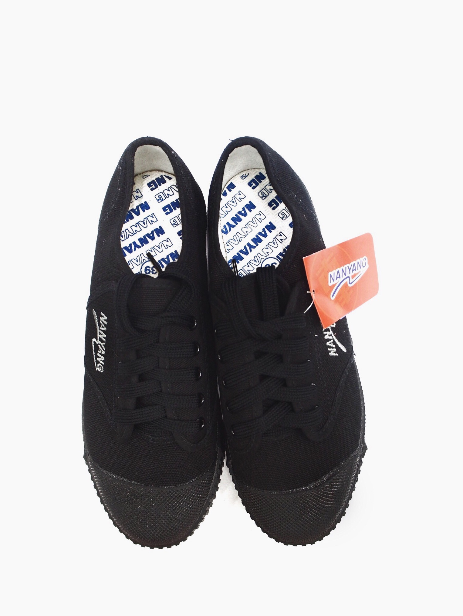 canvas shoes in black